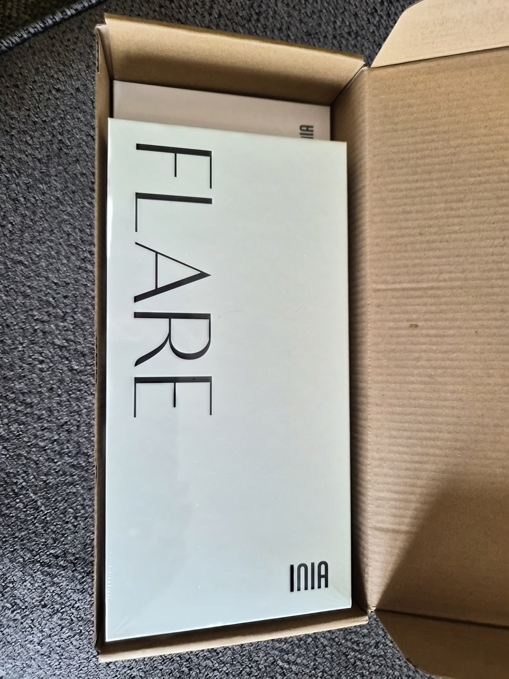 Flare INIA Skin Rejuvenation Beauty Device With Hydrating Gel -NEW - Picture 3 of 3